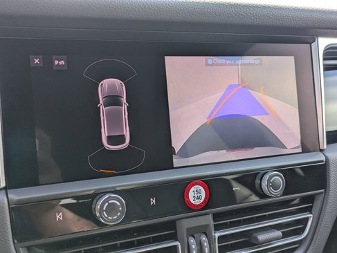 Certified 2024 Porsche Macan image 19
