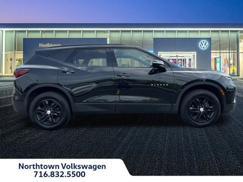 Used 2020 Chevrolet Blazer LT image 2
