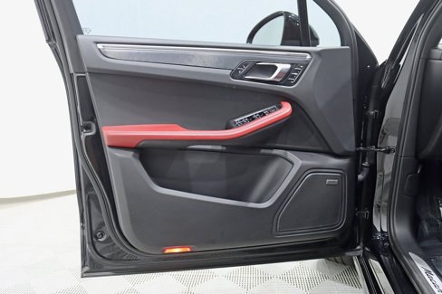 Used 2017 Porsche Macan GTS image 32