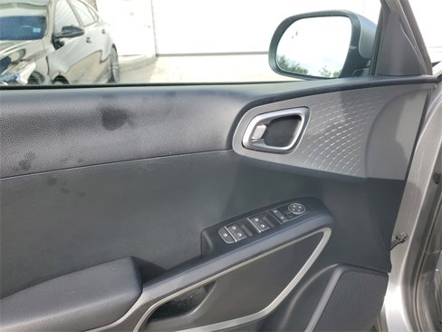Used 2025 Kia Soul S image 18