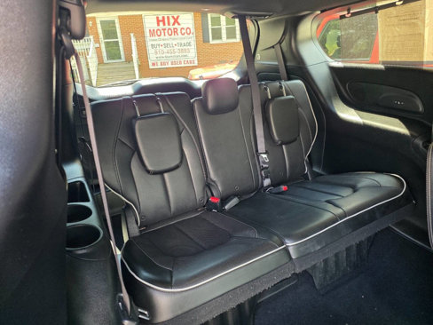 Used 2018 Chrysler Pacifica Limited w/ S Appearance Package image 29