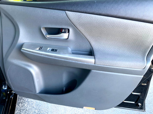 Used 2014 Toyota Prius V Three image 35