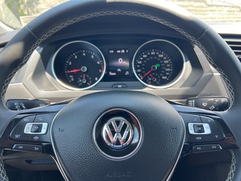 Used 2021 Volkswagen Tiguan SE image 5