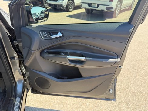 Used 2018 Ford Escape Titanium image 18