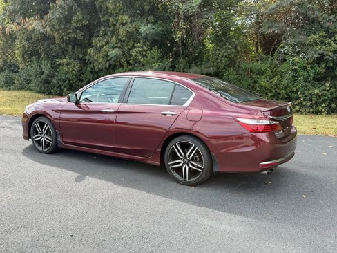 Used 2017 Honda Accord Sport image 9