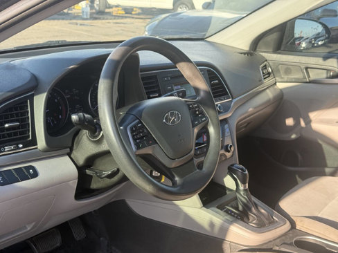 Used 2017 Hyundai Elantra SE image 16
