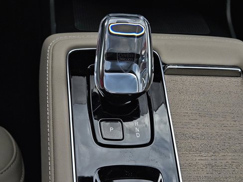 New 2025 Volvo XC90 B5 Plus w/ Protection Package Premier image 22