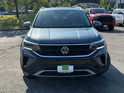 Used 2022 Volkswagen Taos SE image 2
