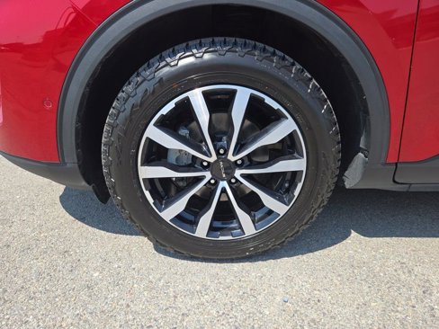 Used 2021 Ford Escape Titanium image 10