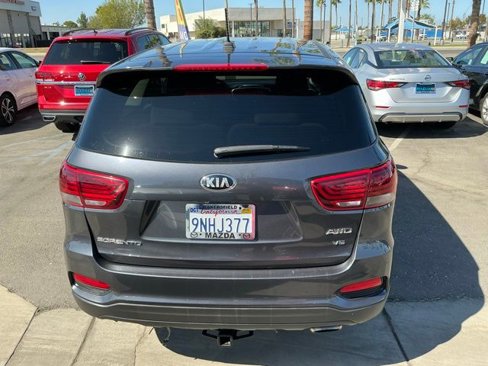 Used 2019 Kia Sorento LX image 10