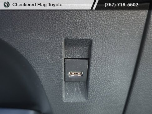 Used 2021 Toyota Corolla SE w/ Carpet Mat Package (TMS) image 19