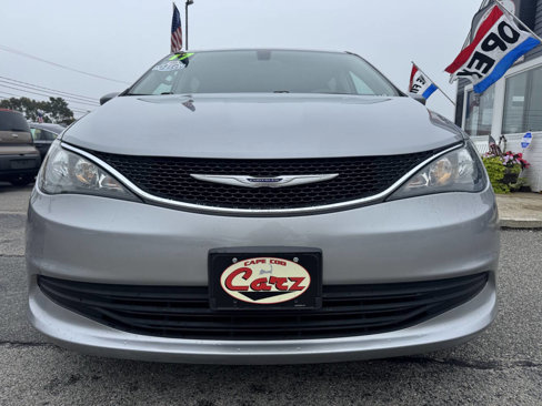 Used 2017 Chrysler Pacifica LX w/ Tire & Wheel Group image 3