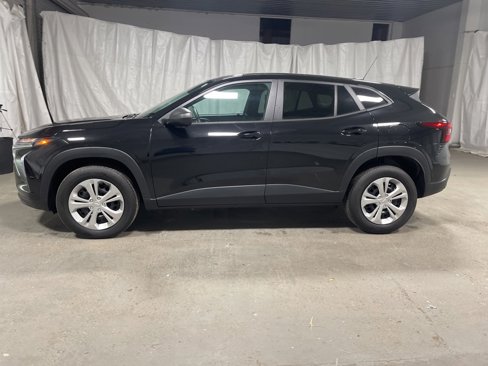 Used 2024 Chevrolet Trax LS image 4