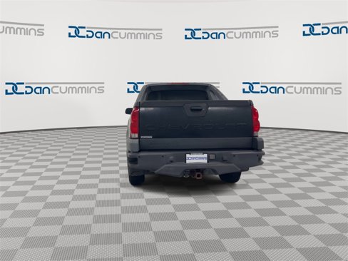 Used 2003 Chevrolet Avalanche 4x4 w/ Suspension Package, Off-Road image 7