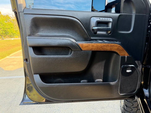Used 2018 Chevrolet Silverado 2500 High Country w/ Duramax Plus Package image 16