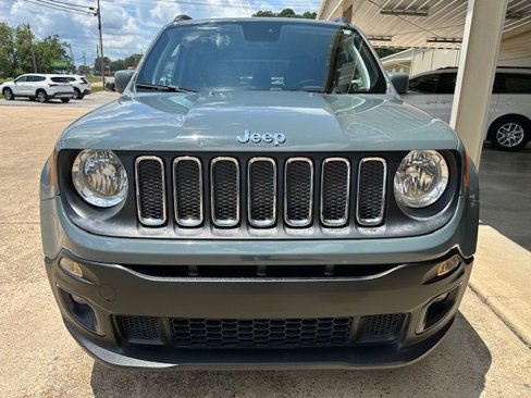 Used 2018 Jeep Renegade Latitude w/ Cold Weather Group image 7