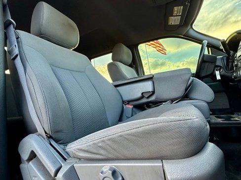 Used 2014 Ford F150 XLT w/ XLT Chrome Package image 11