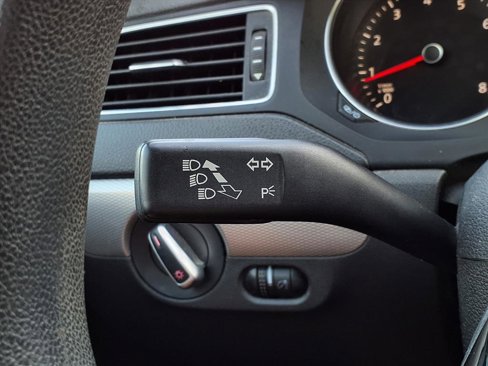 Used 2015 Volkswagen Jetta SE image 10