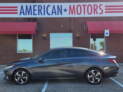 Used 2021 Hyundai Elantra Limited w/ Cargo Package image 1