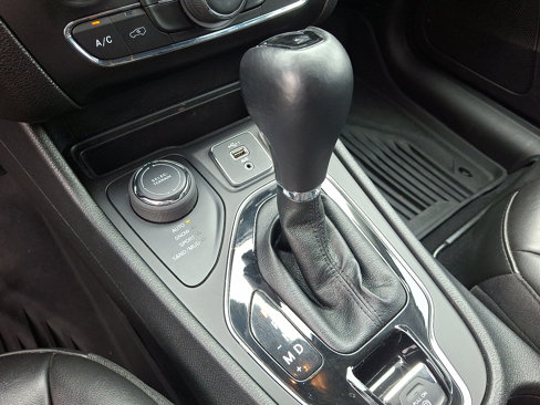 Used 2021 Jeep Cherokee Latitude Plus image 16