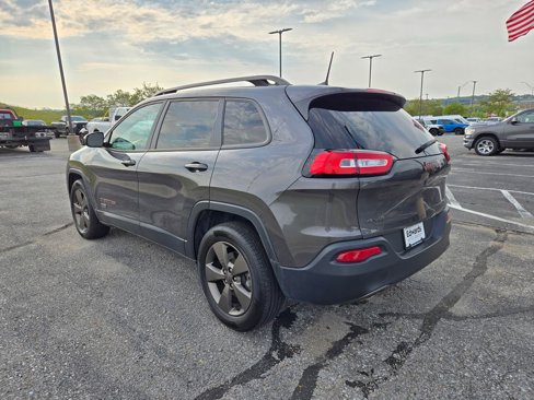 Used 2017 Jeep Cherokee Latitude w/ Comfort/Convenience Group image 6