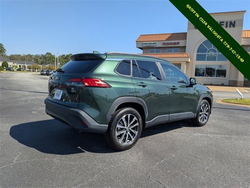 Used 2022 Toyota Corolla Cross XLE image 3