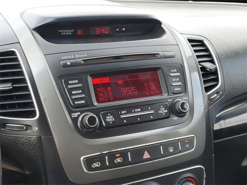 Used 2015 Kia Sorento LX image 13