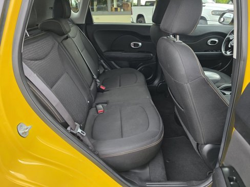 Used 2015 Kia Soul + image 19