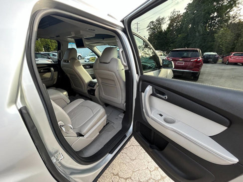Used 2012 GMC Acadia SLT image 8