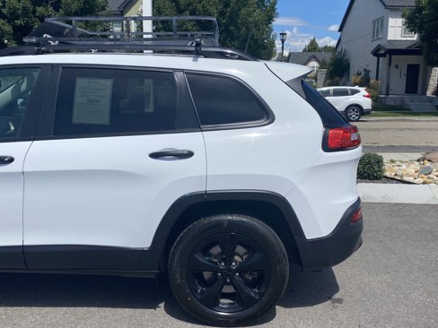 Used 2017 Jeep Cherokee Altitude image 4