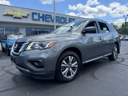 Used 2020 Nissan Pathfinder S image 1