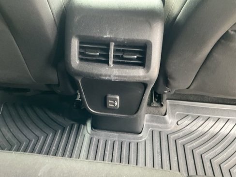 Used 2020 Chevrolet Equinox LT image 27