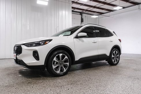 Used 2024 Ford Escape Platinum image 3