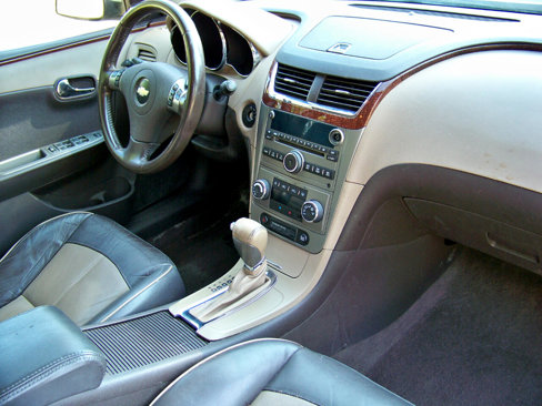 Used 2009 Chevrolet Malibu LTZ image 15