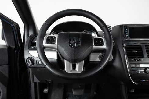 Used 2014 Dodge Grand Caravan R/T w/ Driver Convenience Group image 32