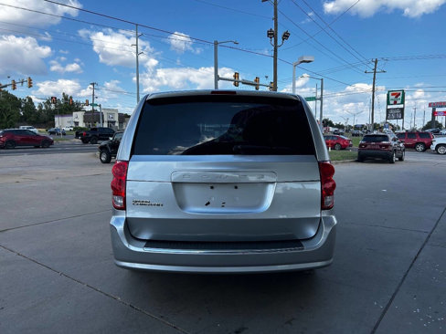 Used 2012 Dodge Grand Caravan SE image 4