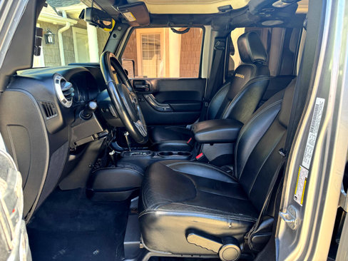 Used 2013 Jeep Wrangler Unlimited Sahara w/ Dual Top Group image 12