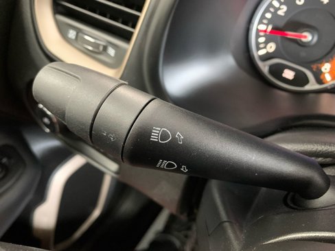 Used 2017 Jeep Renegade Limited image 34