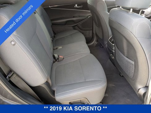 Used 2019 Kia Sorento LX image 33