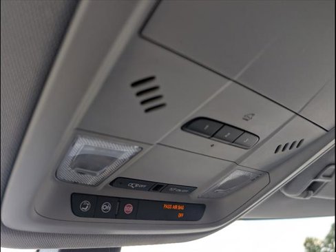 Used 2020 Buick Enclave Essence image 19