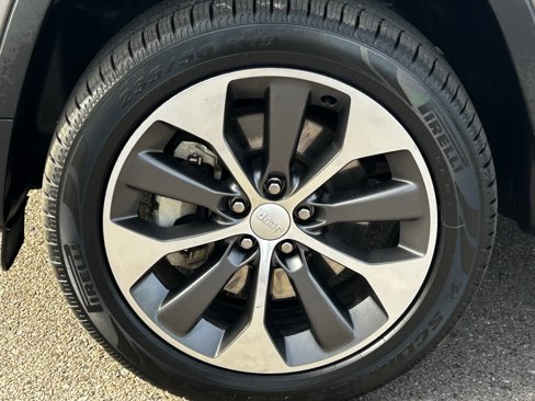 Used 2021 Jeep Cherokee Limited w/ Elite Package image 8