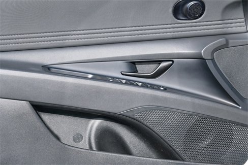 Certified 2025 Hyundai Elantra Sport image 20