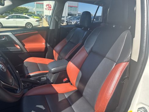 Used 2014 Toyota RAV4 Limited image 14