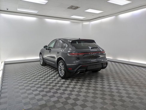 New 2026 Porsche Macan image 3