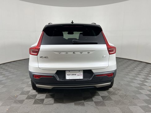 Used 2021 Volvo XC40 P8 Recharge w/ Advanced Package image 9