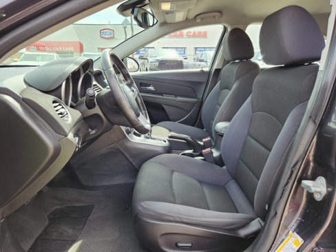 Used 2014 Chevrolet Cruze LT image 12