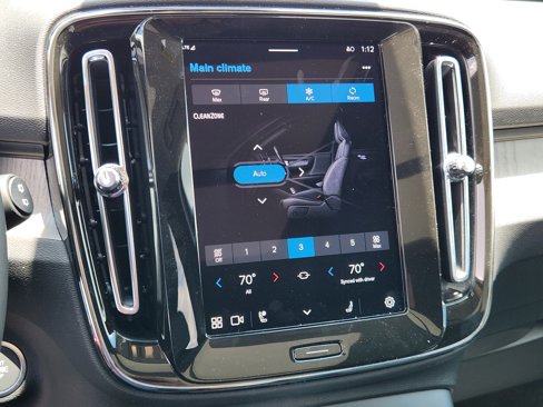 New 2025 Volvo XC40 B5 Core w/ Climate Package image 28