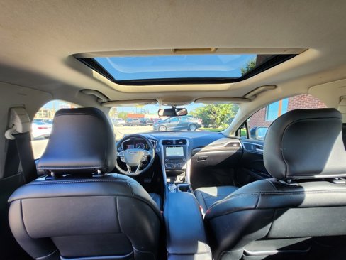 Used 2018 Ford Fusion SE w/ Fusion SE Technology Package image 28