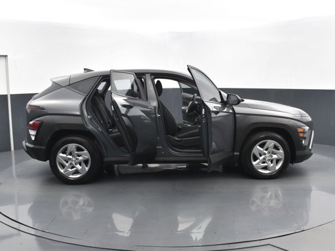 Certified 2025 Hyundai Kona SE image 28