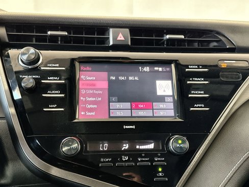 Used 2020 Toyota Camry SE image 18